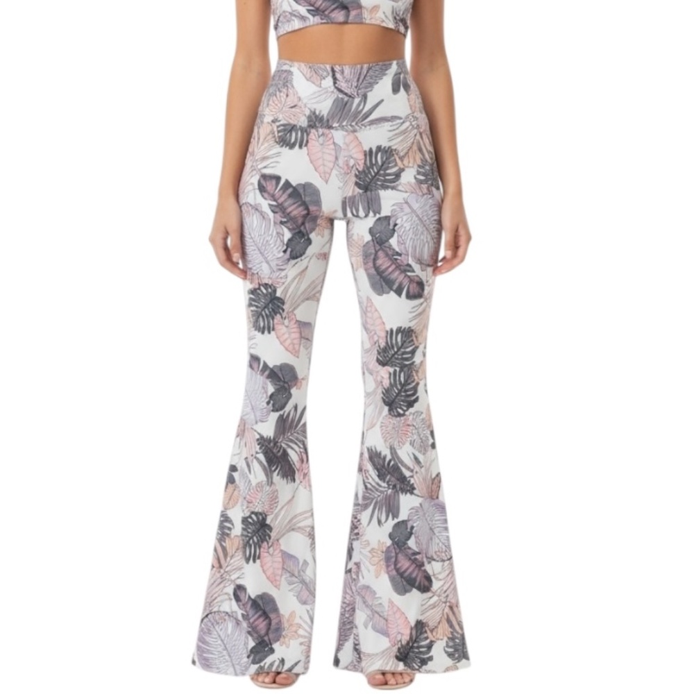 NEW FREE PEOPLE FP Movement Monstera Leaf Flare leg Yoga Pants SIZE S/M